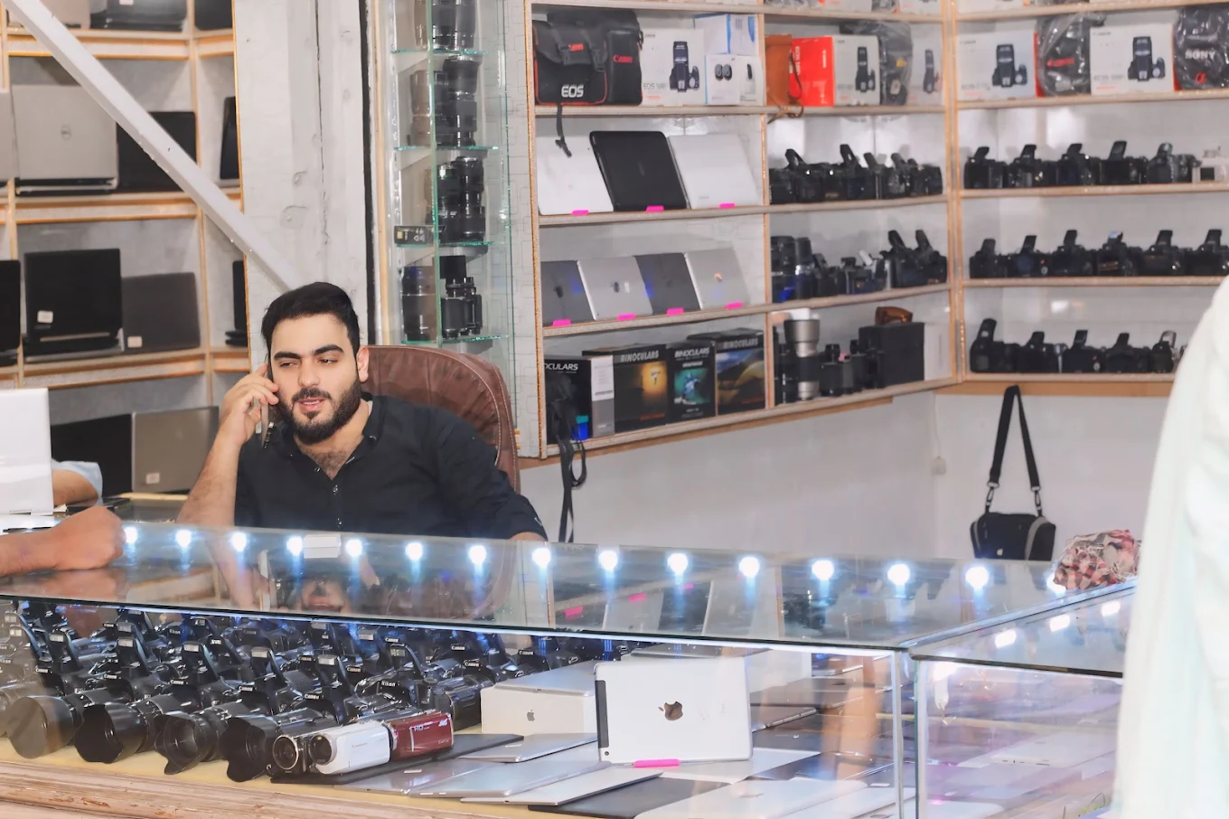 Quetta Dslr movie camera center