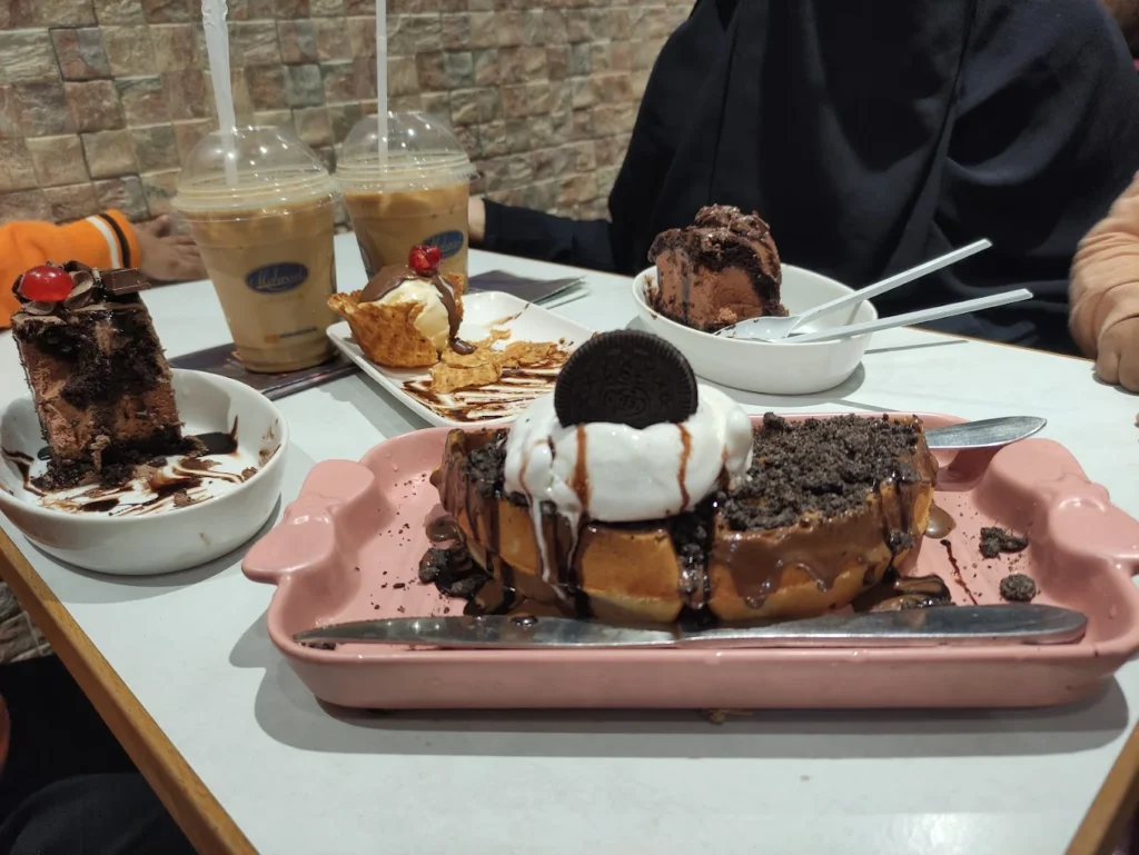 Mehran Ice Cream Shop, in Karachi, Pakistan.